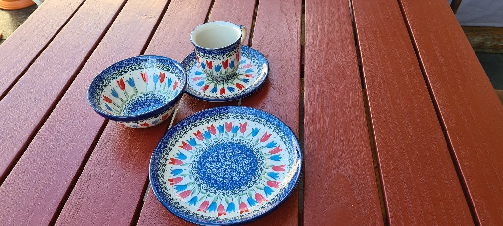 Nieuw Pools servies: ontbijtbord, schaaltje, kop en schotel, Overige merken, Keramiek, Nieuw, Ophalen of Verzenden