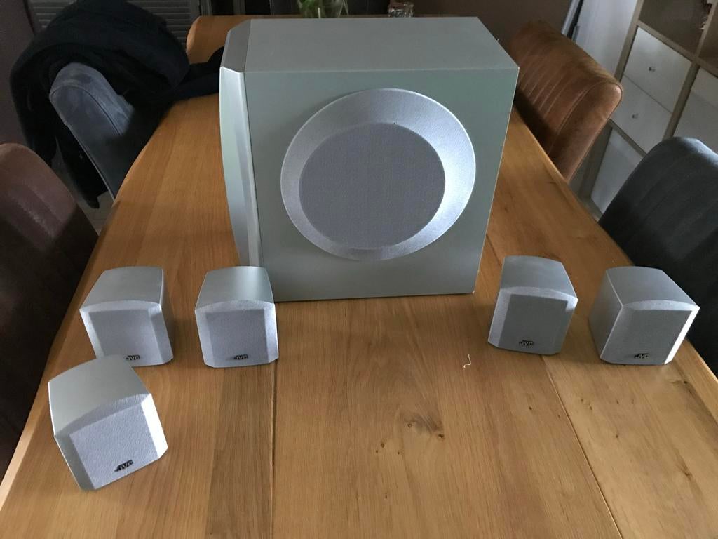 JVC Subwoofer en 5 satellietluidsprekers, Subwoofer, JVC, Ophalen of Verzenden, Zo goed als nieuw