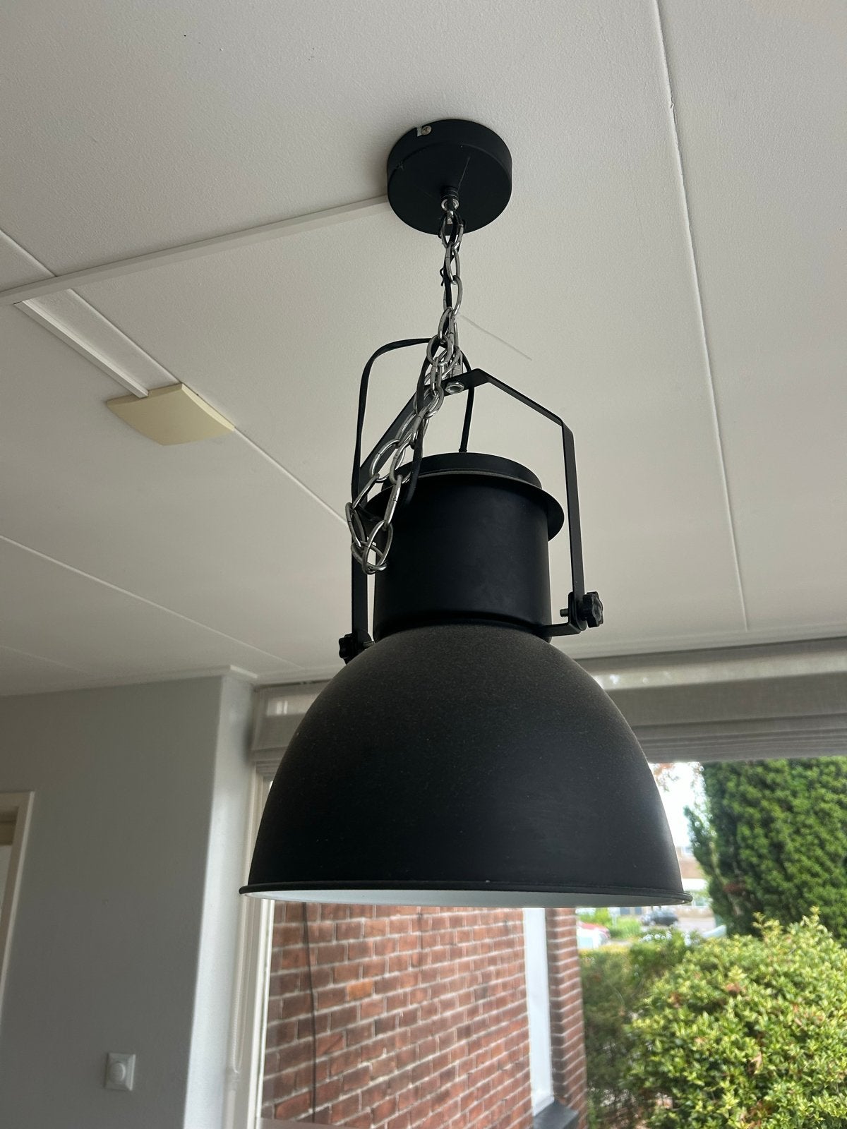Zwarte industriële hanglampen met peertjes (set van 2), Huis en Inrichting, Ophalen, Gebruikt, Metaal, E27 (groot)