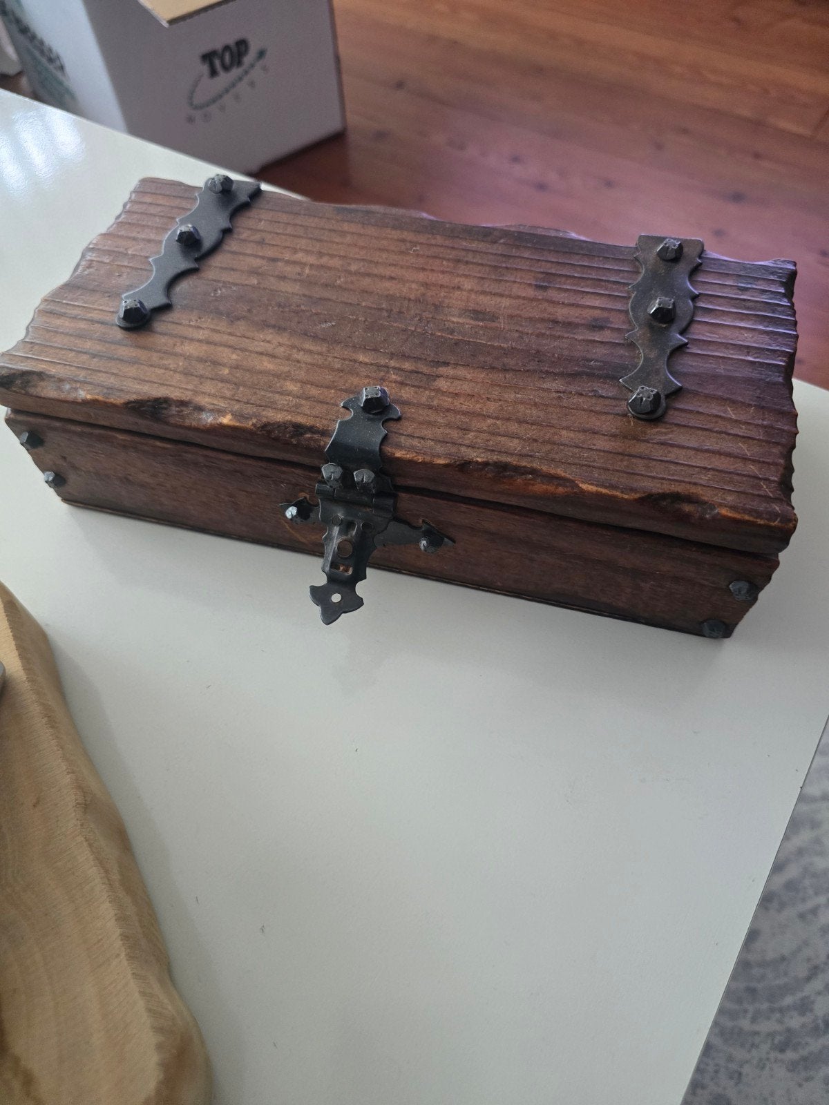 Antieke houten kist met metalen beslag, Antiek en Kunst, Ophalen of Verzenden
