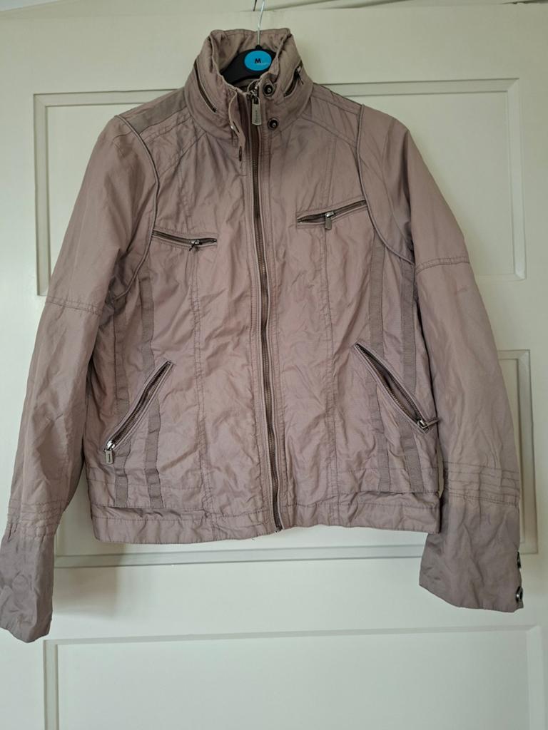 Jas maat 40, Ophalen of Verzenden, Zo goed als nieuw, Maat 38/40 (M), Beige