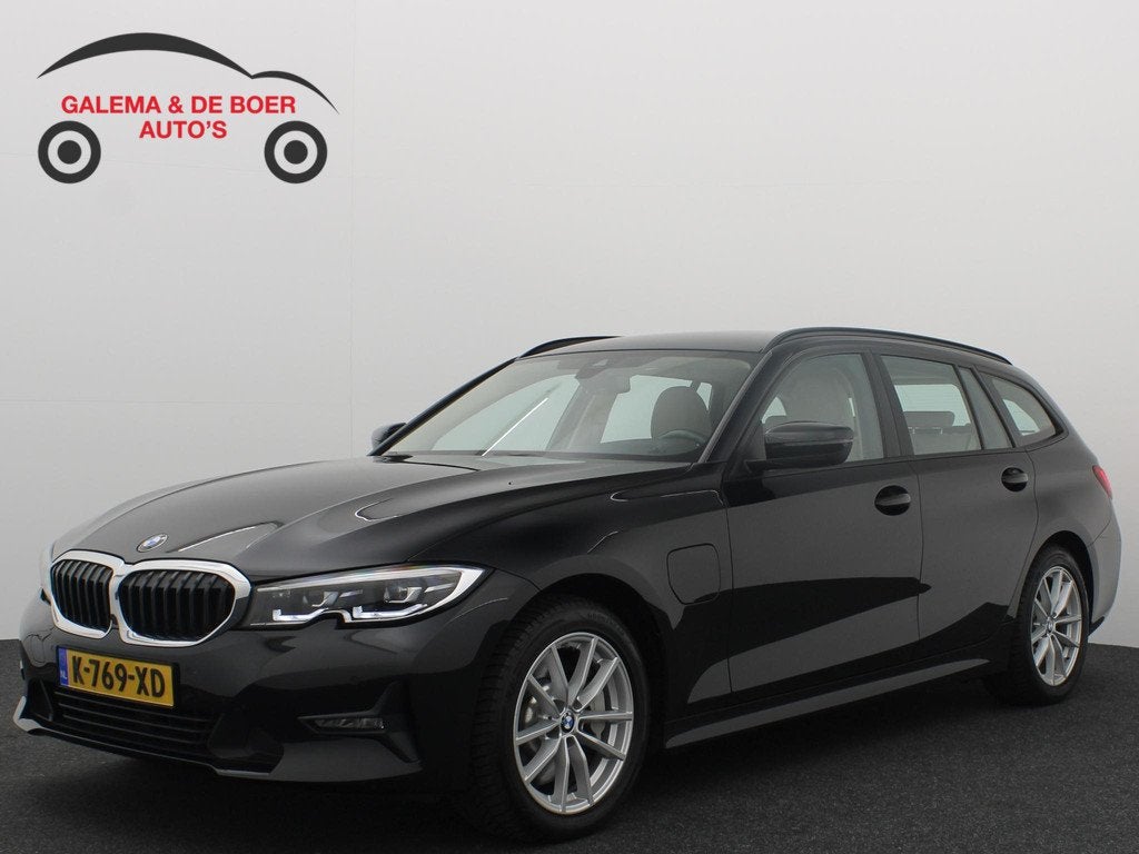 BMW 3-serie Touring 330e Business Edition Plus SPORTSTOELEN, Auto's, 1998 cc, Achterwielaandrijving, Gebruikt, Zwart