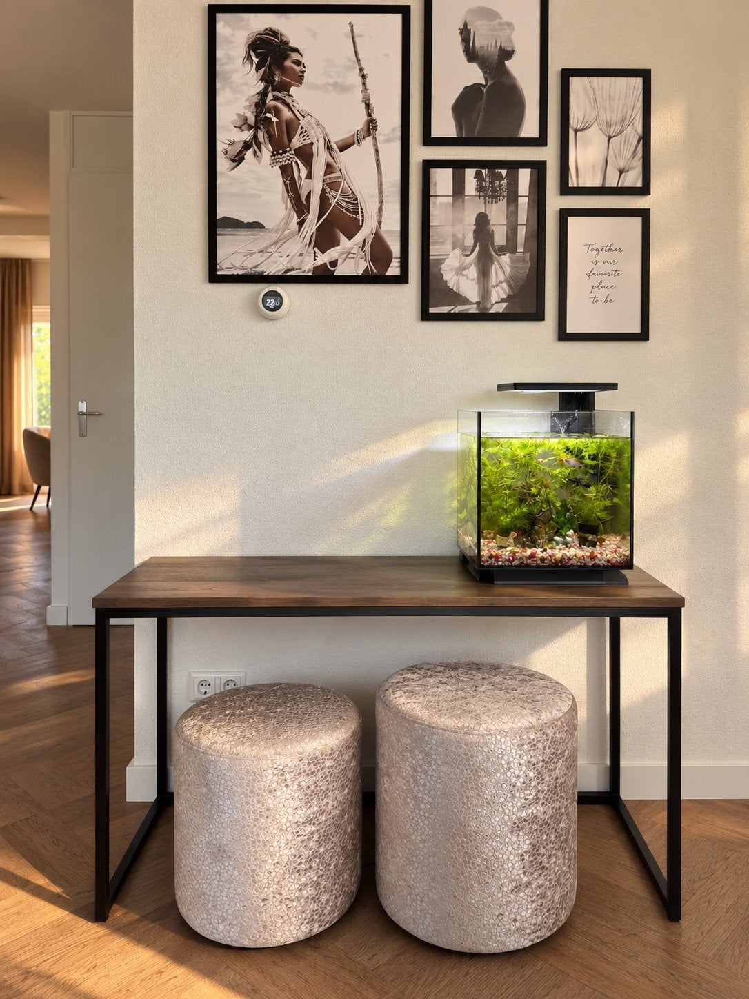 Bureau / tafel voor in woonkamer. Hout / staal, Ophalen, 25 tot 50 cm, Rechthoekig