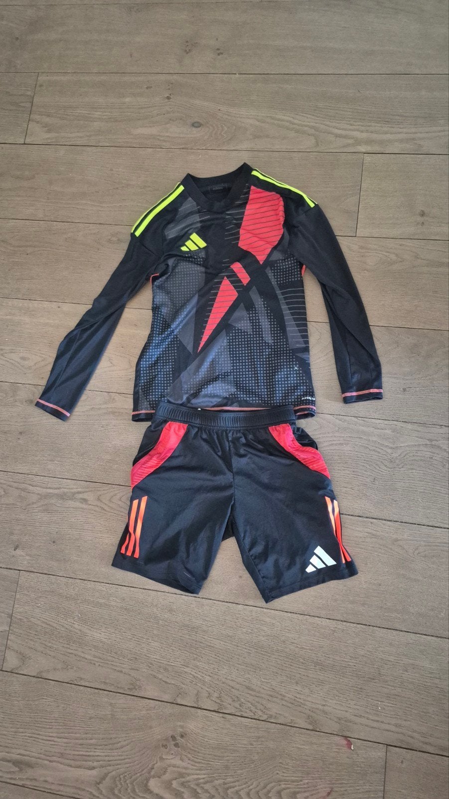 Adidas voetbalset maat S, Maat S, Ophalen of Verzenden, Gebruikt, Set