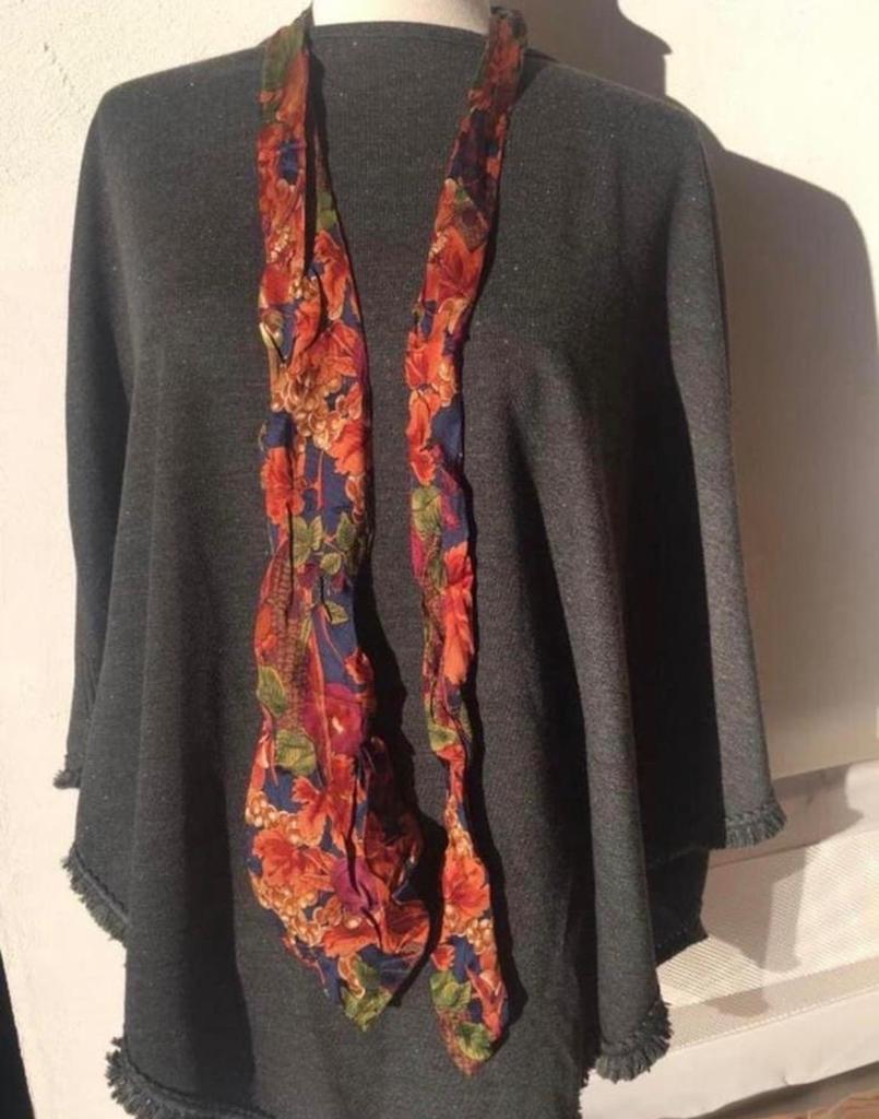 Hugo Boss Zijden Stropdas Bloemenpatroon fruit granaatappel, Kleding | Heren, Ophalen of Verzenden, Nieuw, Overige kleuren