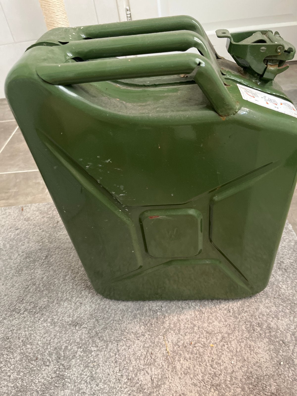 Robuuste groene benzine jerrycan - 20 liter metaal staal, Ophalen of Verzenden