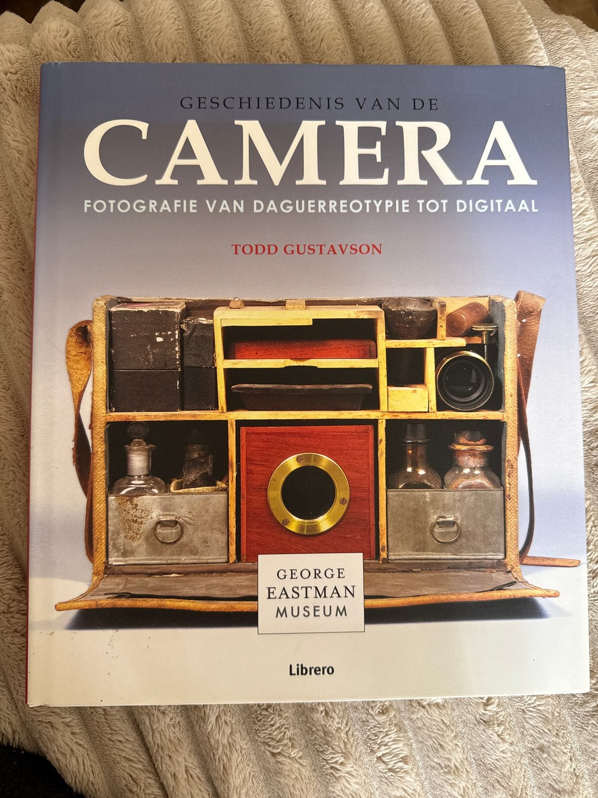 Geschiedenis van de Camera: Van Daguerreotypie tot Digitaal, Ophalen of Verzenden, Gelezen, Fotografie algemeen