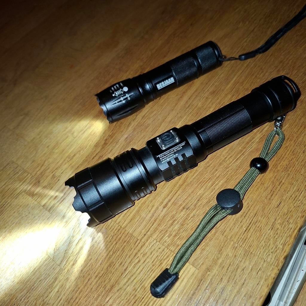 2 LED Zaklampen met Oplaadfunctie - Grootste 3000 Lumen, Ophalen of Verzenden, Batterij