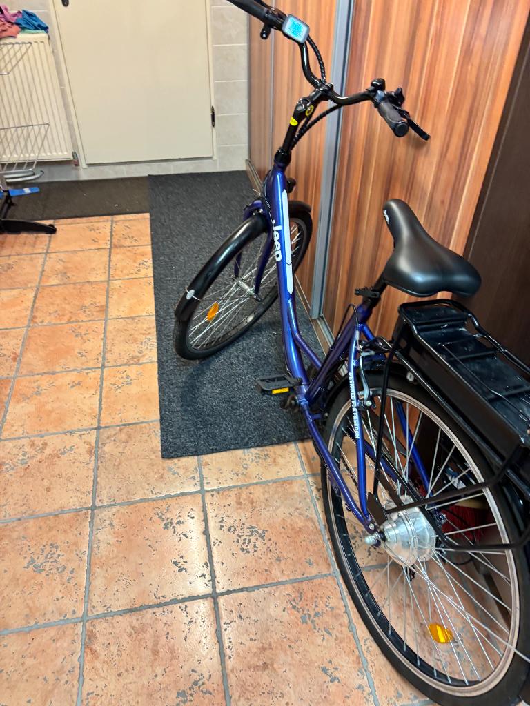 Jeep City E-bike, Versnellingen, Zo goed als nieuw, 57 tot 61 cm, Ophalen