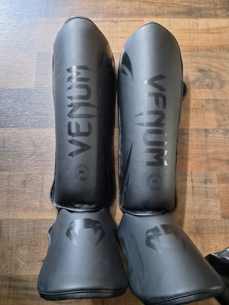 Venum scheenbeschermers, Sport en Fitness, Overige, Maat XL, Vechtsportbescherming, Nieuw