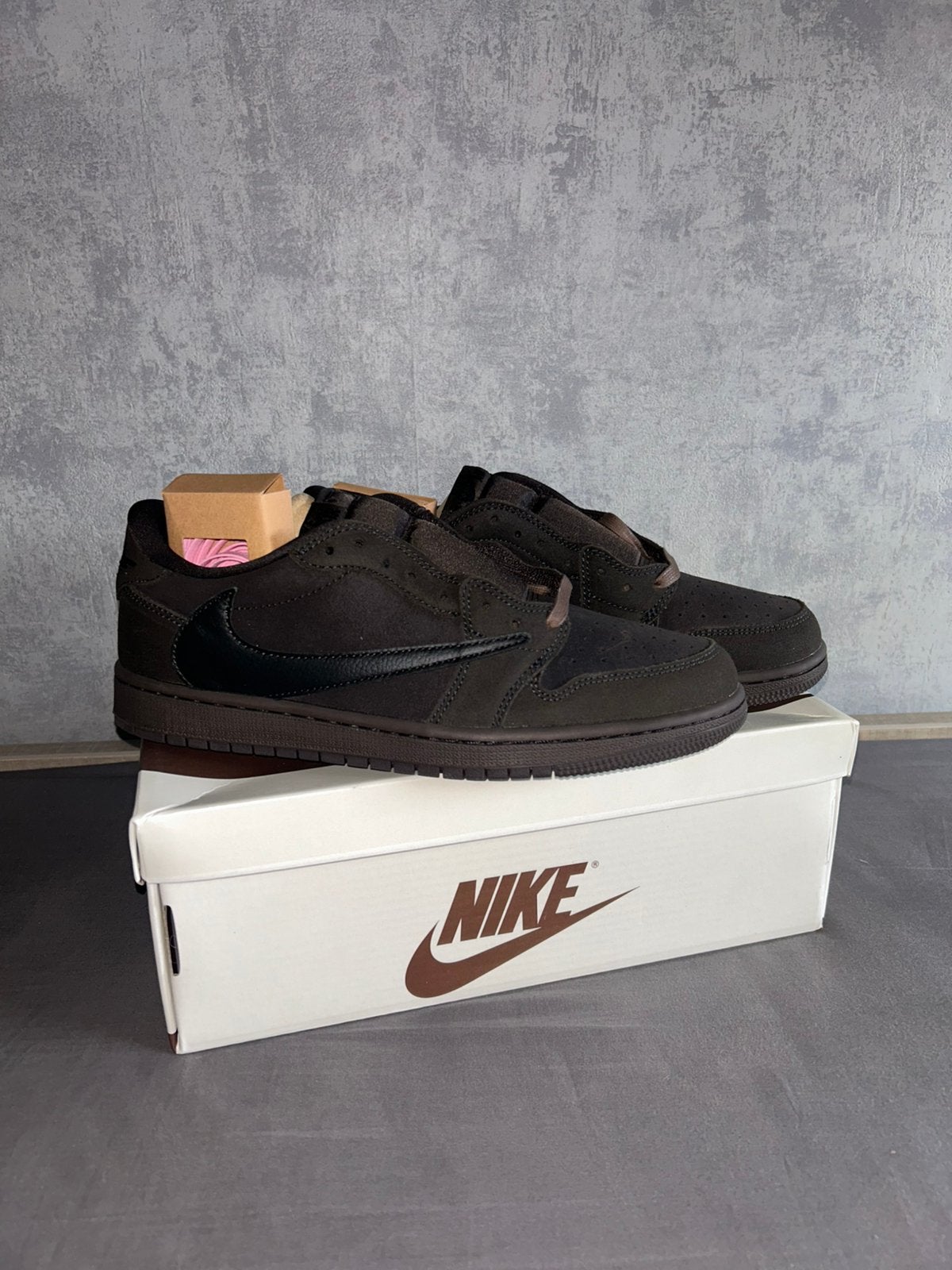Air Jordan 1 x Travis Scott Velvet Brown, Kleding | Heren, Schoenen, Ophalen, Bruin, Nieuw, Sneakers of Gympen