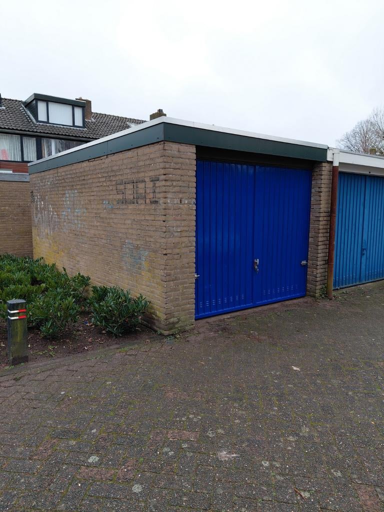 Te huur. Garage in waalwijk., Huizen en Kamers, Garages en Parkeerplaatsen