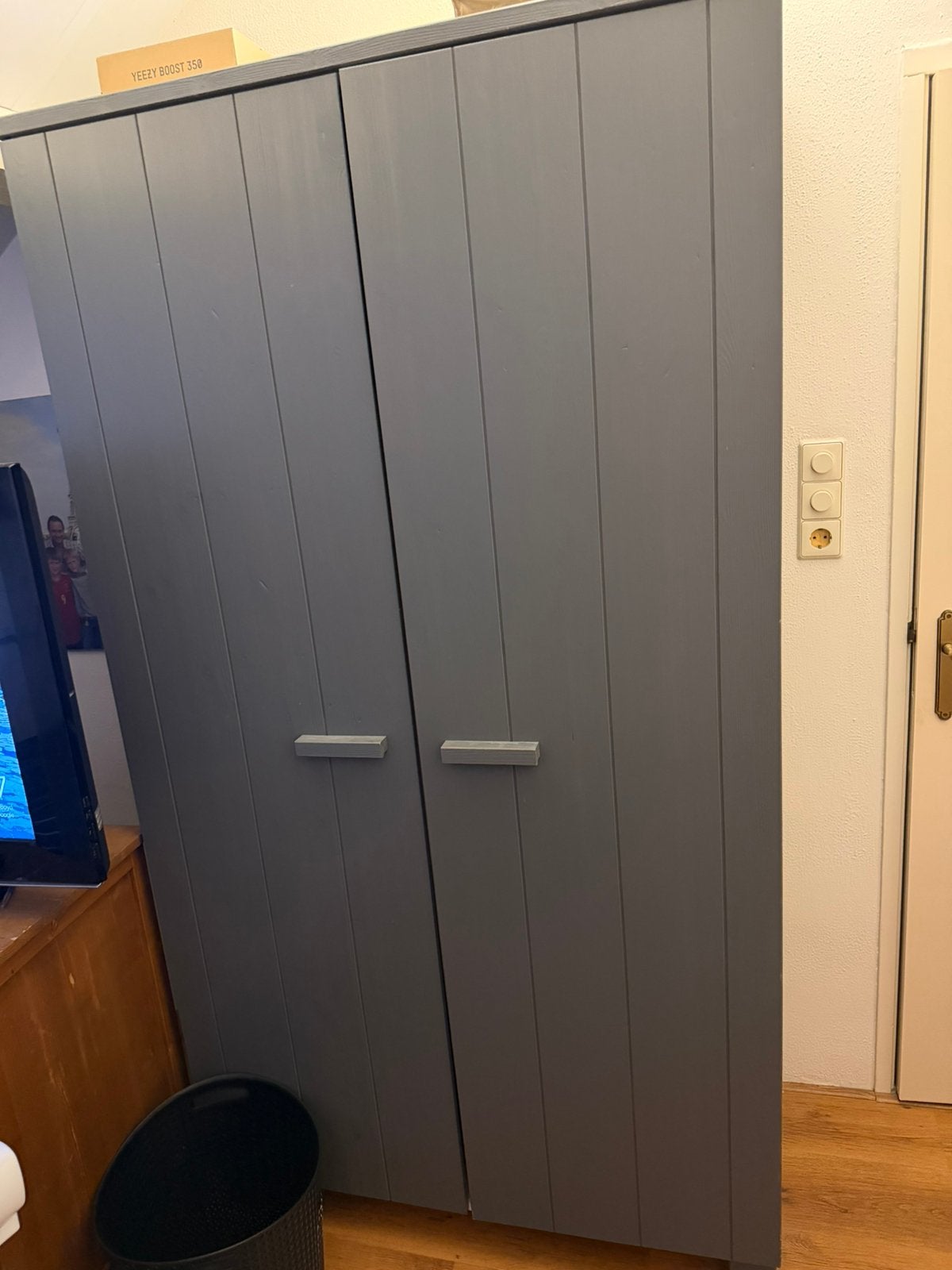 kleding kast antraciet hout, Huis en Inrichting, Ophalen, Met plank(en), Zo goed als nieuw, 150 tot 200 cm