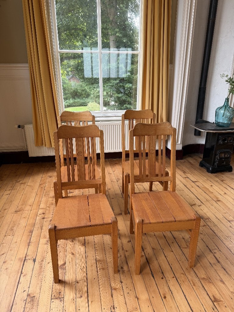 Set vintage houten eetkamerstoelen - massief hout, Huis en Inrichting, Stoelen, Ophalen, Gebruikt, Bruin, Vijf, Zes of meer stoelen