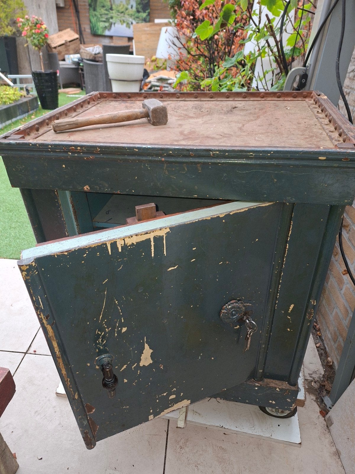 Oude brandkast7, Ophalen