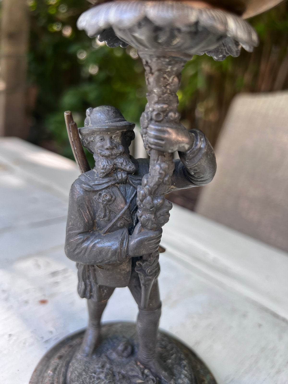 Antieke beker met jagerfiguur/ jachtbokaal, Ophalen
