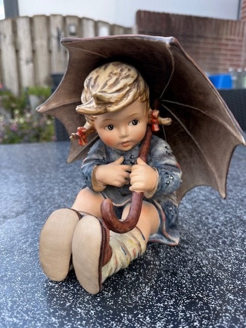 Vintage Hummel "Umbrella-Girl" Goebel, Ophalen of Verzenden, Zo goed als nieuw, Hummel