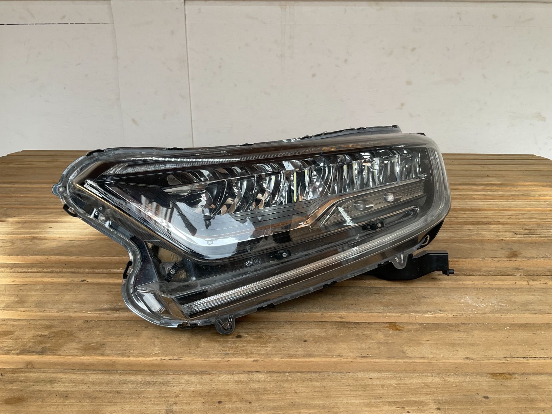 Koplamp Honda CR-V CRV 2017 2022 (LH) 33150TLAA11 b6-561, Auto-onderdelen, Gebruikt, Info@honda.co.jp, Ophalen of Verzenden, Minami-Aoyama 2-chome 1-1
107-8556  Tokyo