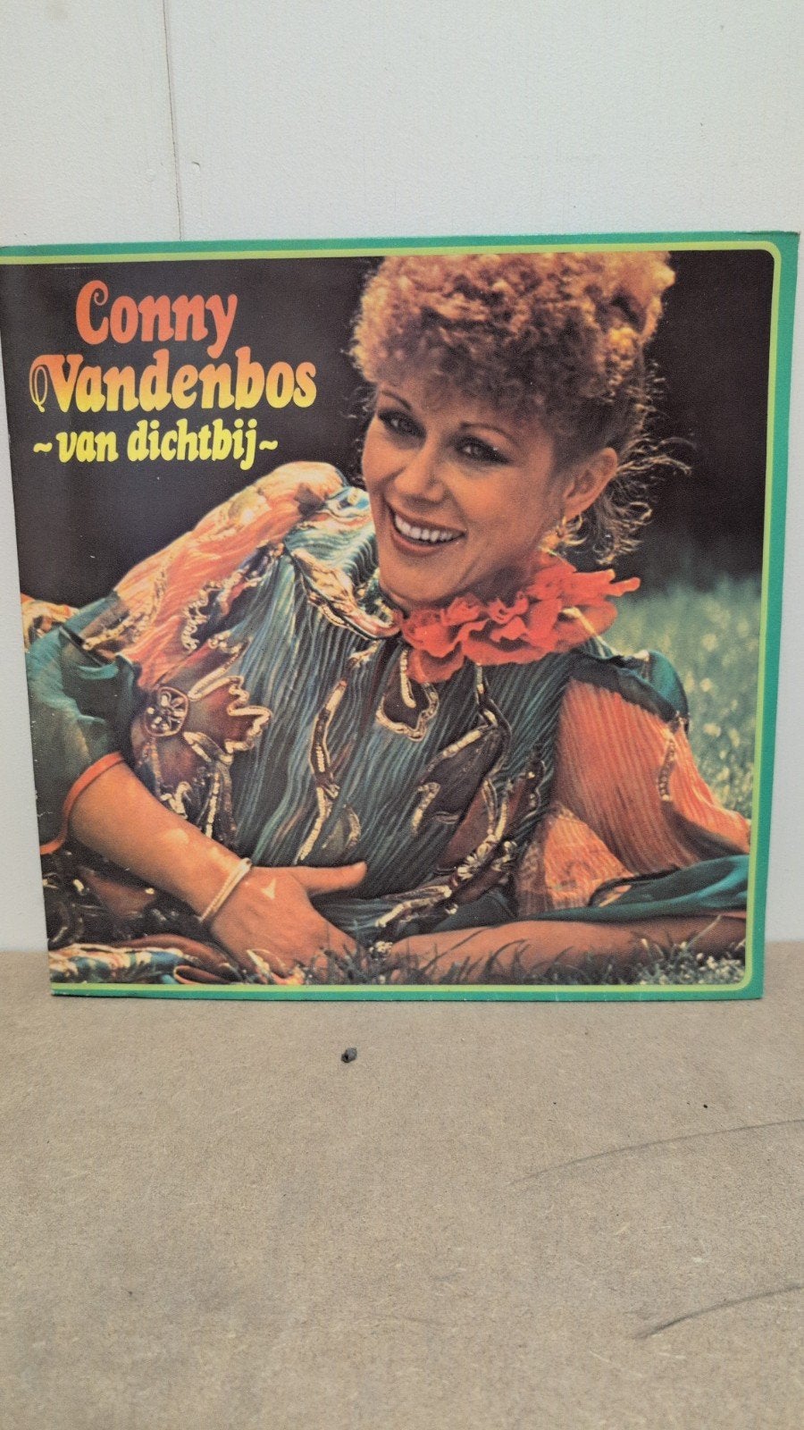 Conny Vandenbos - Van Dichtbij LP, Ophalen of Verzenden, Gebruikt, Levenslied of Smartlap