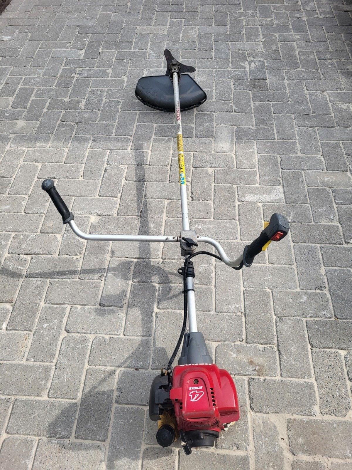 Honda 4-takt bosmaaier - Krachtig en betrouwbaar, Ophalen, Gebruikt, 30 tot 50 cm, Benzine
