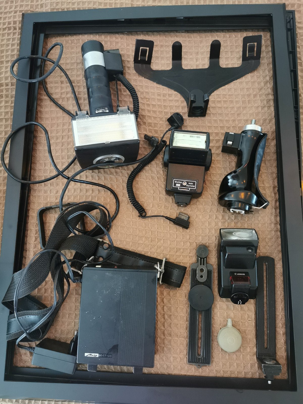 Analoge fotografie diverse accessoires in stevige koffer, Ophalen, Gebruikt, Canon, Externe flitser