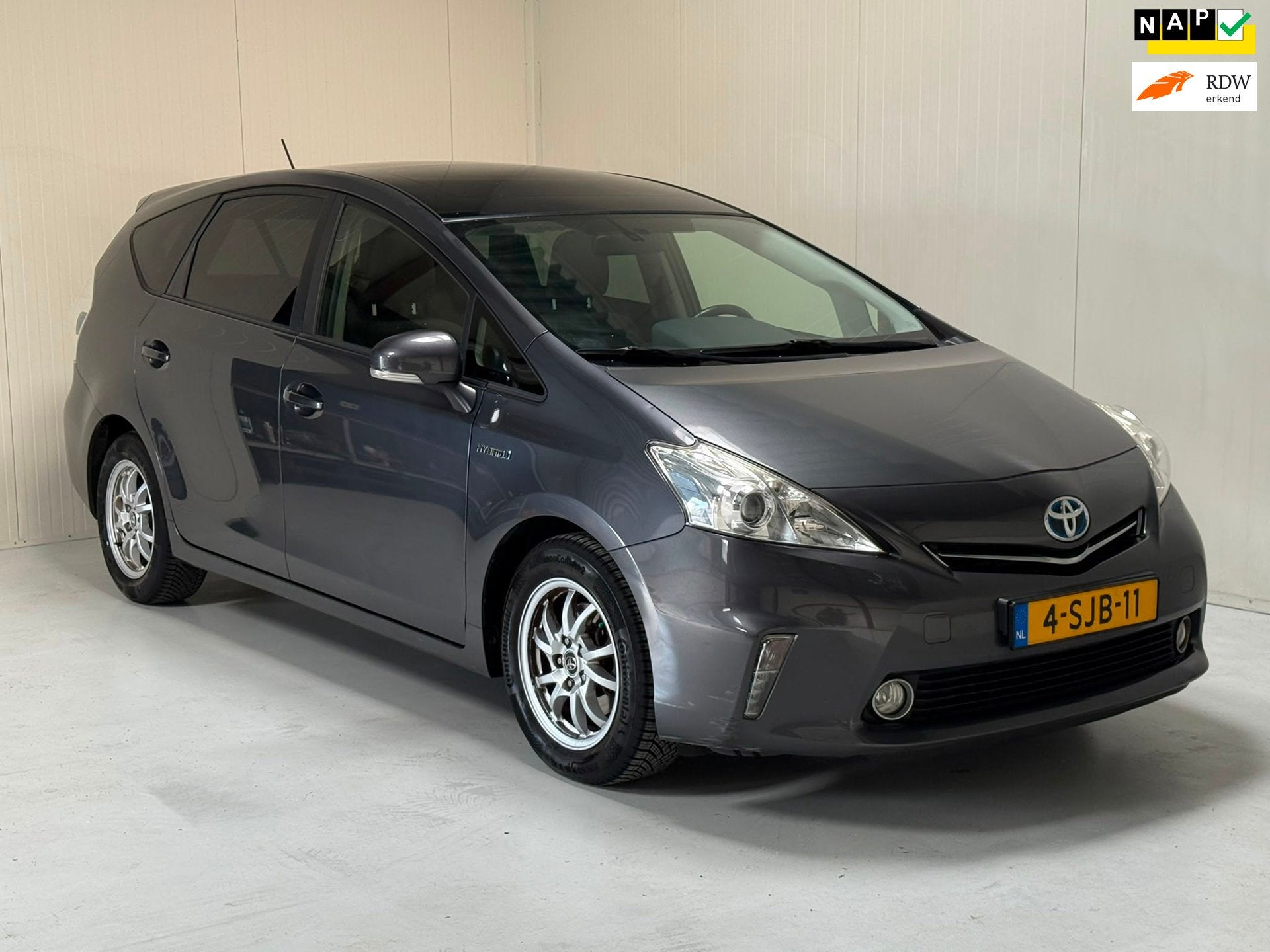 Toyota Prius Wagon 1.8 Aspiration PANODAK/CAMERA/NAVI/NLauto, Auto's, Toyota, Euro 5, Gebruikt, 4 cilinders, 7 stoelen