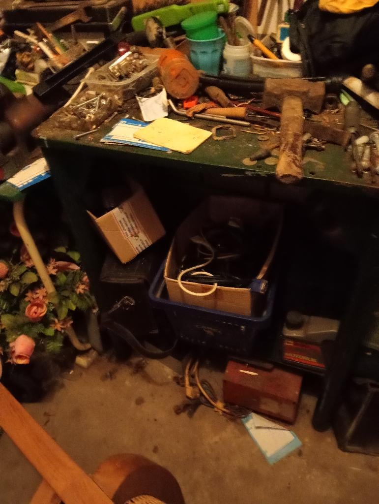 Ijzeren Werkbank met 2 etages, Doe-het-zelf en Verbouw, Werkbanken, Ophalen of Verzenden, Gebruikt, Minder dan 70 cm