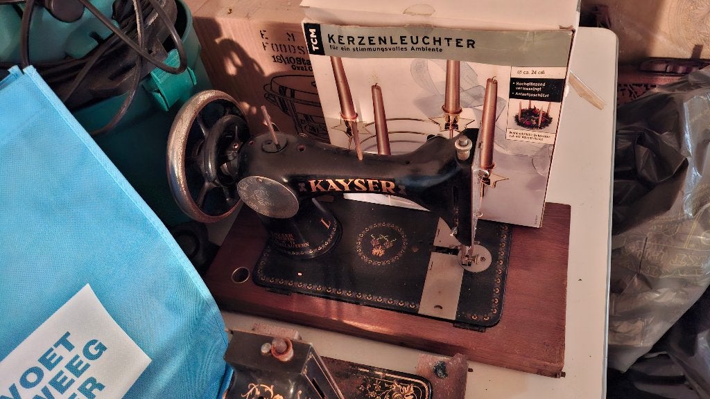 2 Oude Naaimachines - Kayser en Naumann (Slechte Staat), Ophalen