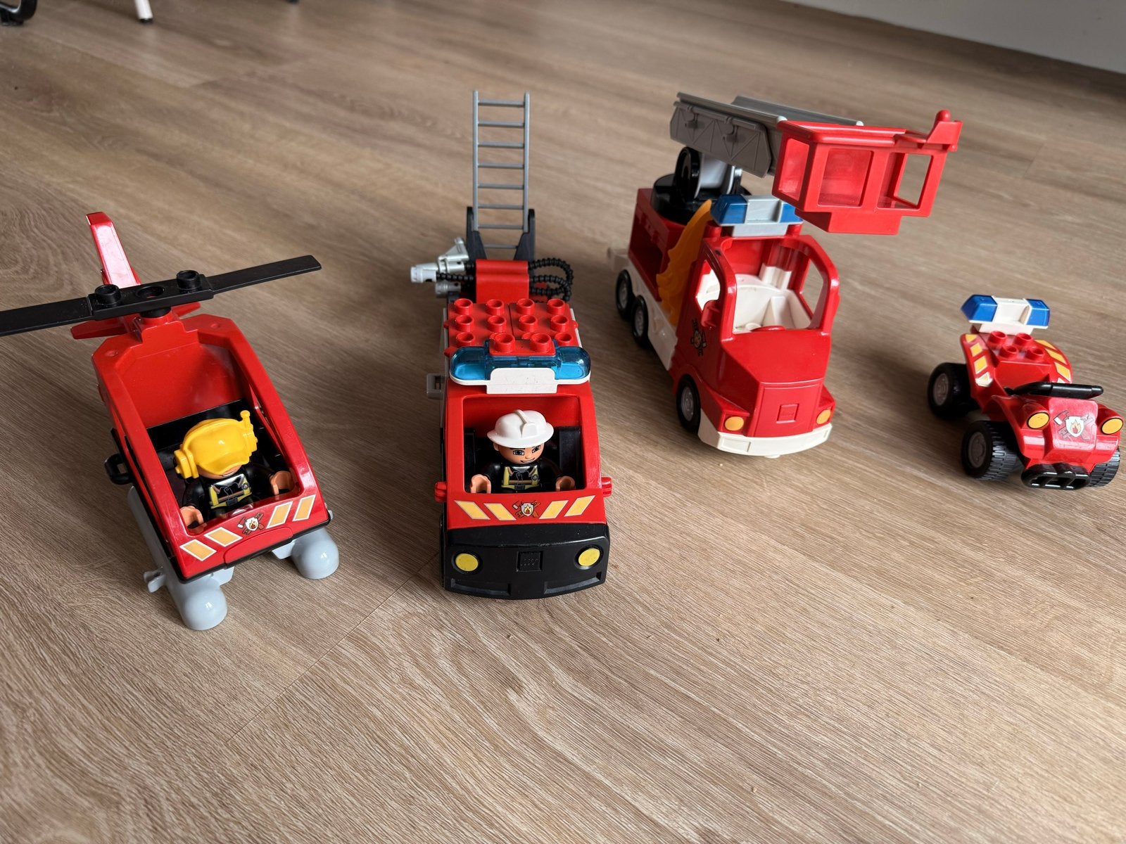 DUPLO Brandweer Speelgoed Set: Auto's, Helikopter & Figuren, Ophalen of Verzenden, Gebruikt, Overige merken
