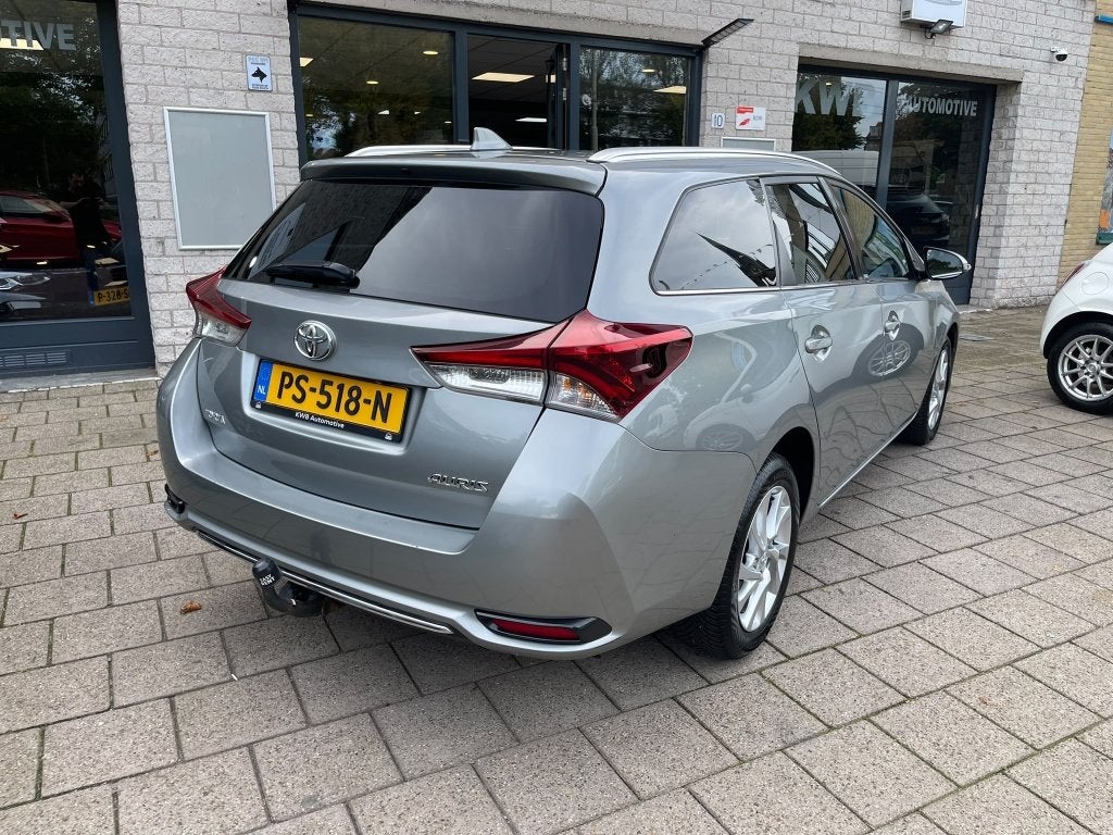 Foto 3 van Toyota Auris Touring Sports 1.2T Business Pano Trekhaak Navi