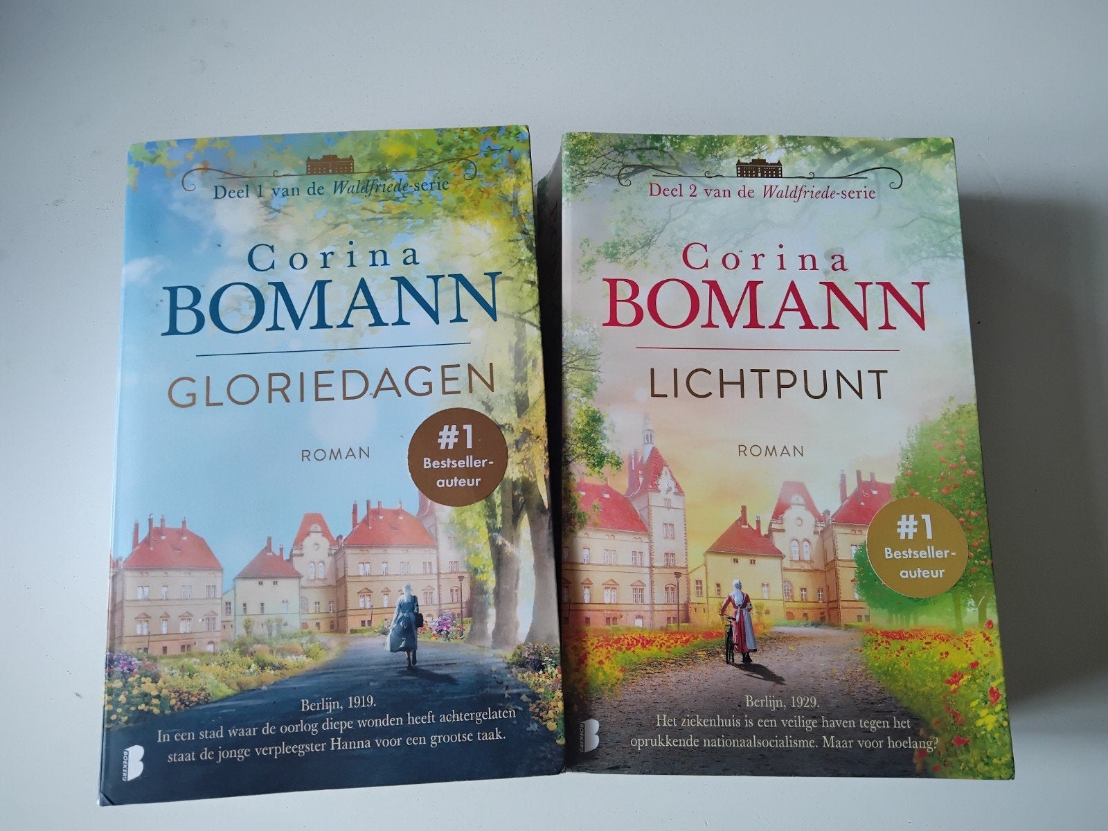 Corina Bomann - Gloriedagen & Lichtpunt (WaldFriede-serie), Ophalen, Zo goed als nieuw, Corina Bomann, Nederland