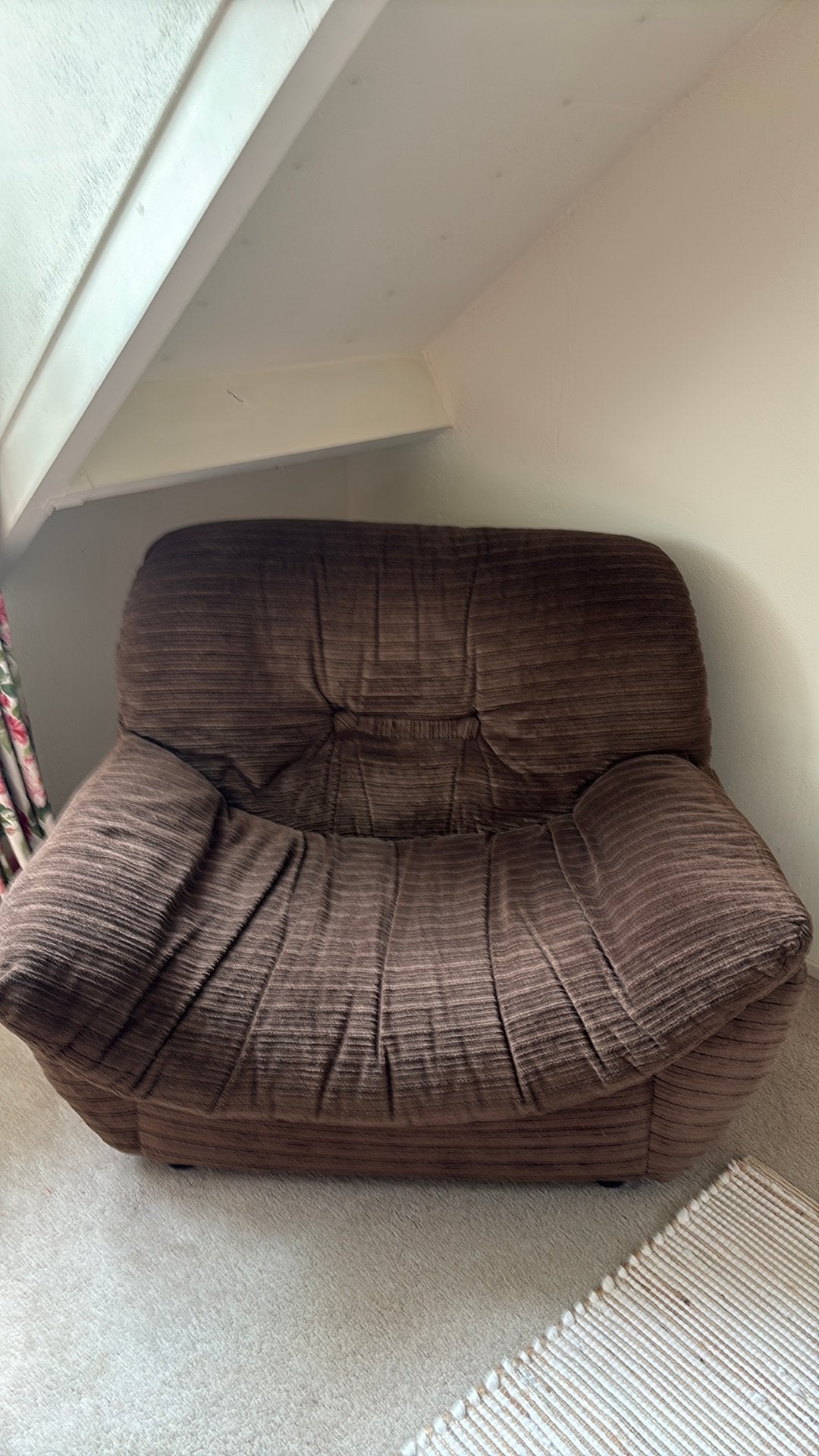 Comfortabele bruine ribfluwelen stoel, Ophalen, Gebruikt, Minder dan 75 cm, Jaren 70 retro