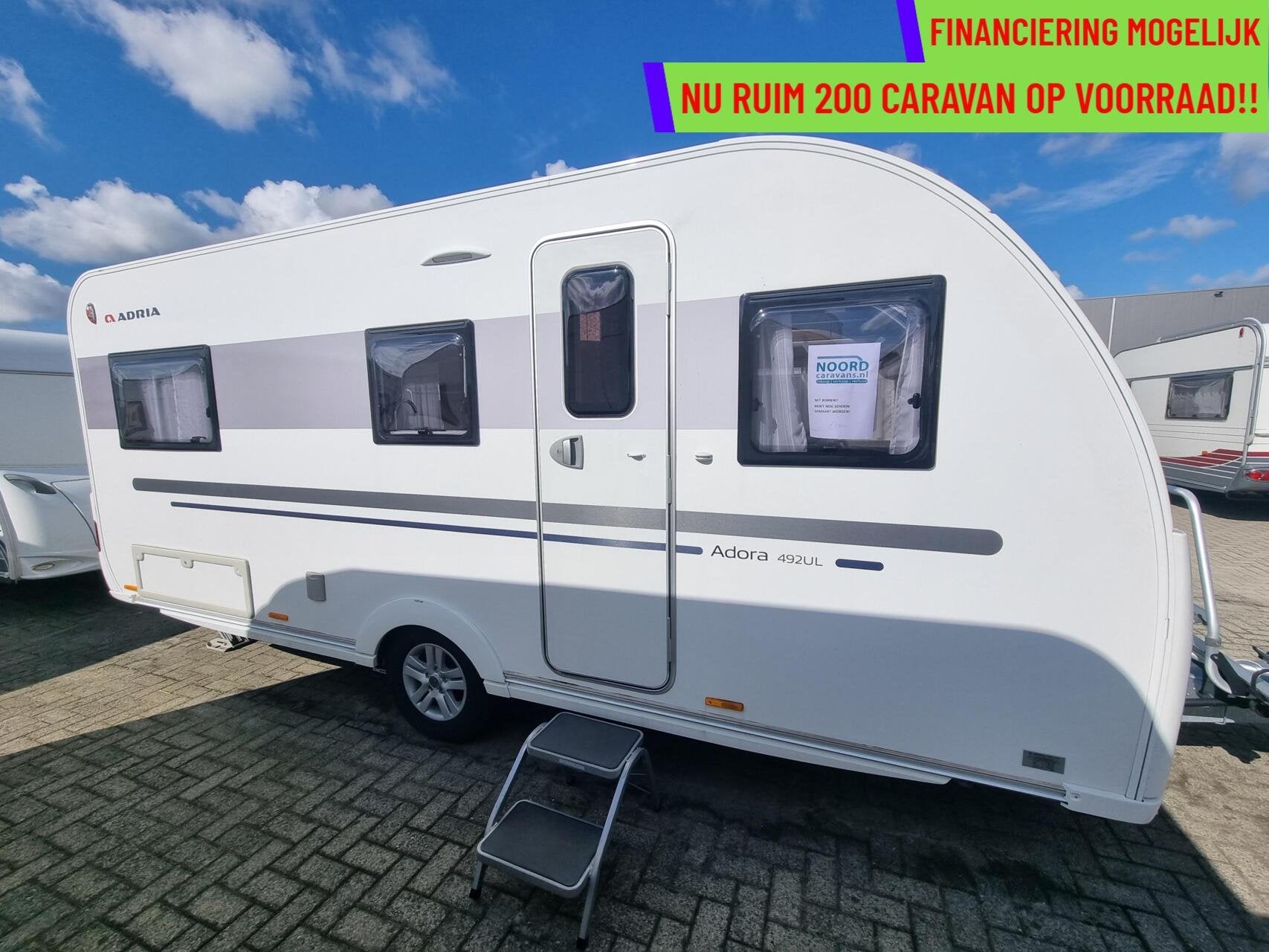 Adria ADORA 492UL MOVER +UNICO LUIFEL +ENKELE BEDDEN +AUTARK, Caravans en Kamperen, Caravans, Rondzit, Hordeur, 7 tot 8 meter