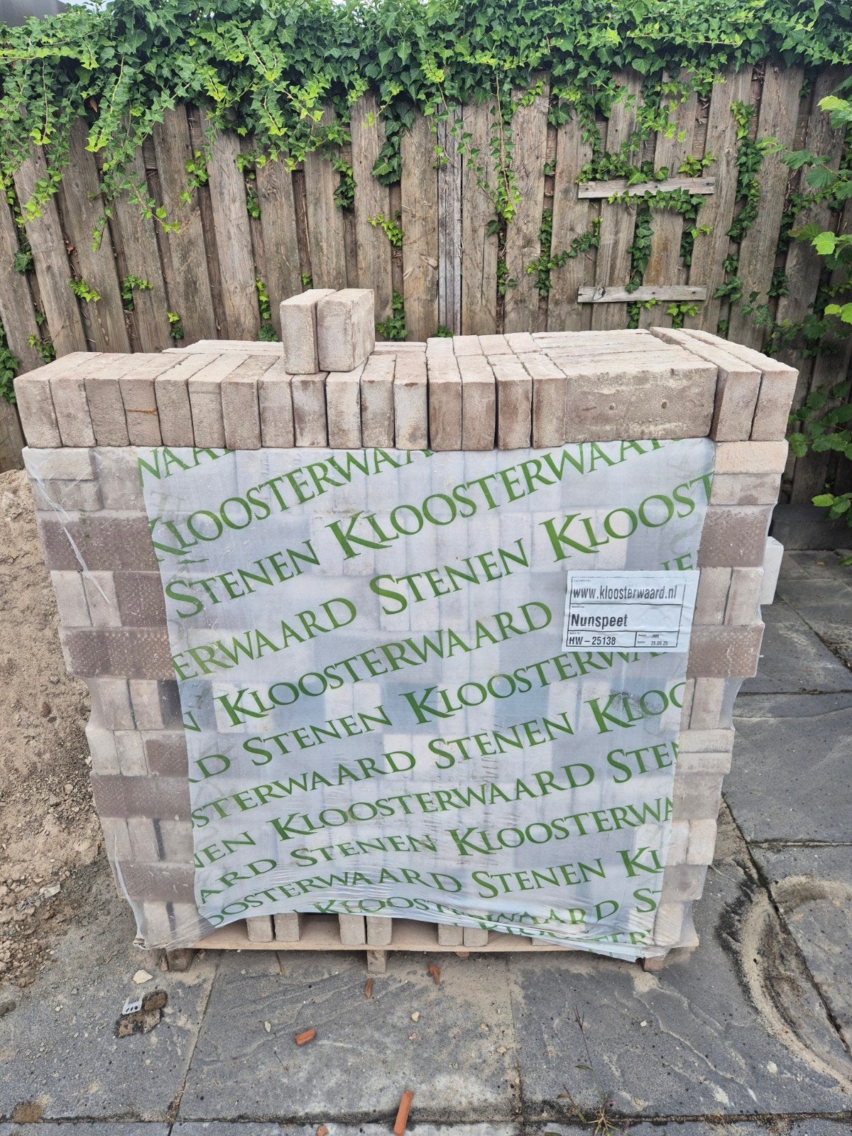 Gevelstenen Nunspeet - 398 stuks, Ophalen, Nieuw, Bakstenen