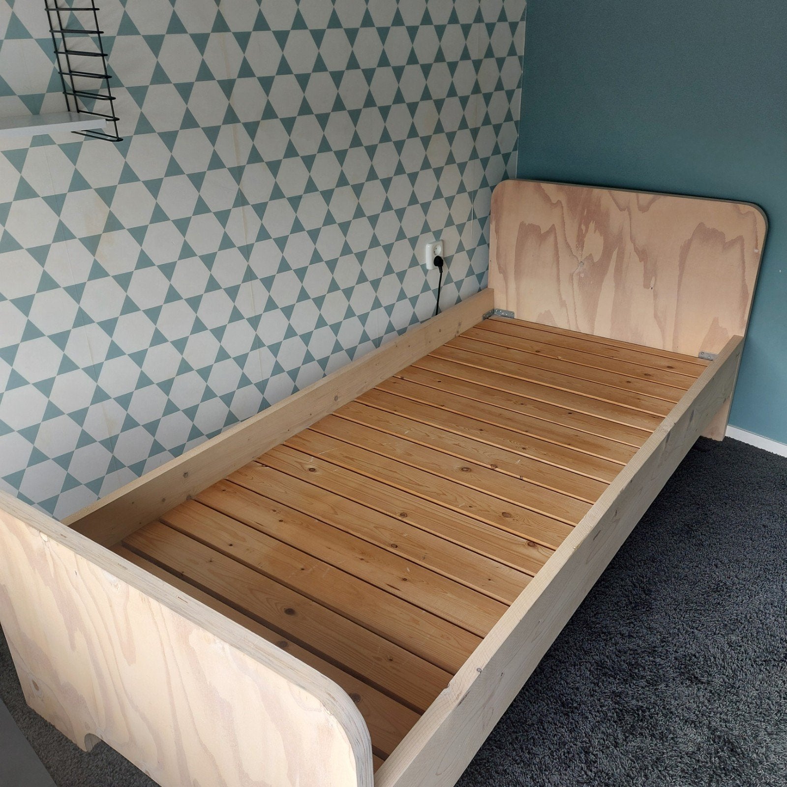 Houten bed, eenpersoons, Huis en Inrichting, Ophalen, Gebruikt, 90 cm, 200 cm