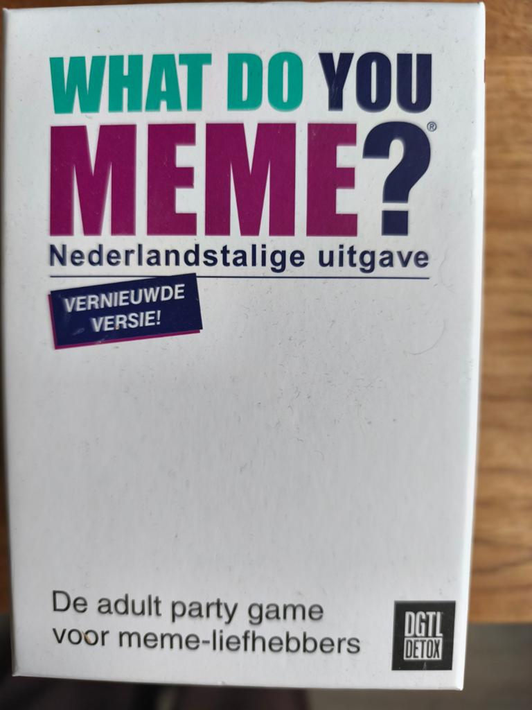 18+ What do you meme gezelschapsspel, Ophalen