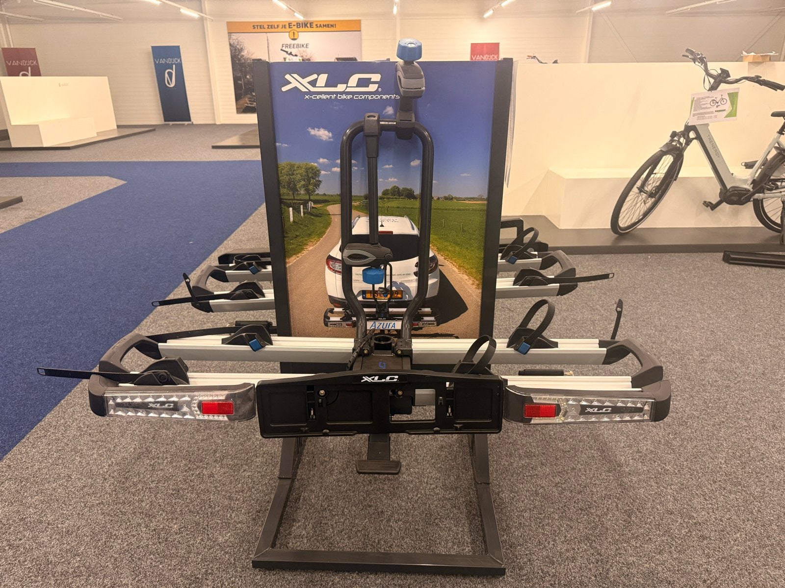 XLC Azura Xtra LED fietsendrager voor trekhaak, Ophalen, Nieuw
