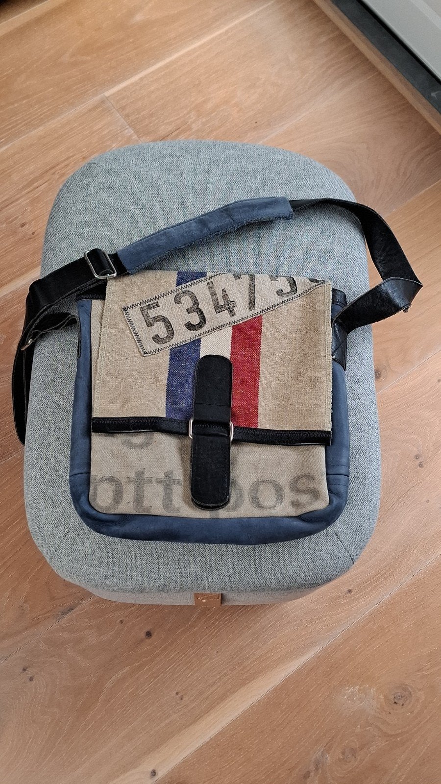 Unieke schoudertas van gerecyclede postzakken, Overige merken, Gebruikt, Blauw, Ophalen of Verzenden