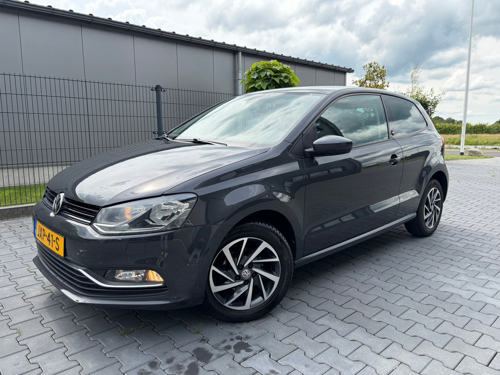 Volkswagen Polo 1.2 TSI Bluemotion Sound Edition 2017, Stof, Elektrische ramen, Handgeschakeld, 1000 kg