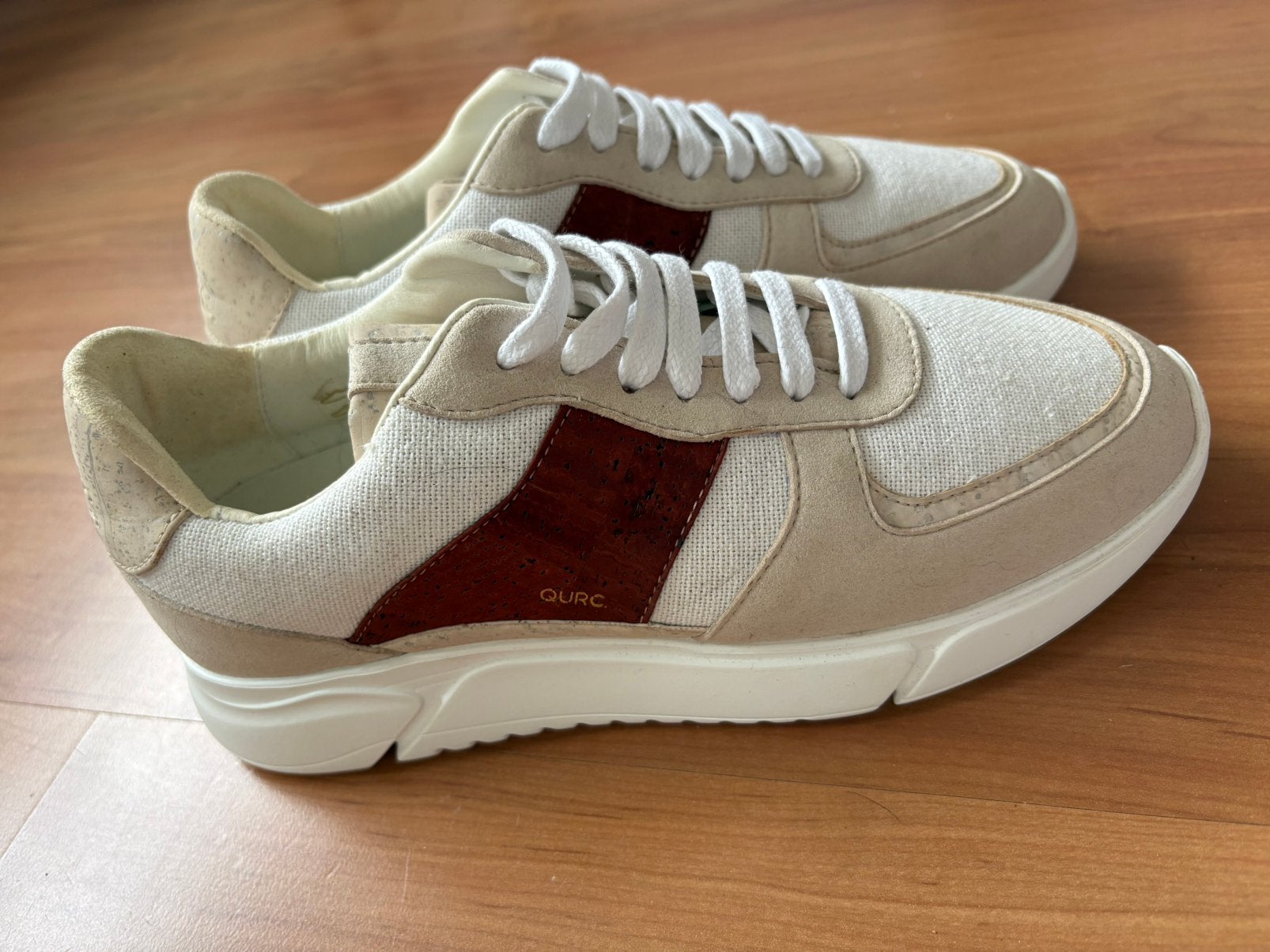 QURC sneakers wit/beige maat 40 - nieuw!, Beige, Nieuw, Ophalen of Verzenden, Sneakers of Gympen