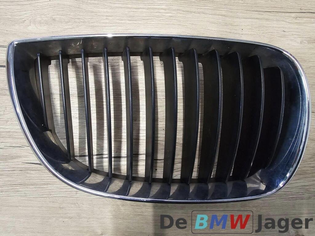 Grill rechts zwart chroom BMW 1-serie E87 E81 51137077130, Gebruikt, Ophalen of Verzenden, BMW