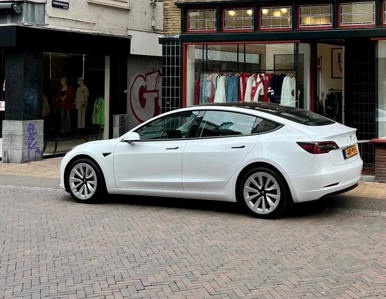 Tesla Model 3 2022 Wit, Auto's, Tesla, Particulier, Model 3, Elektrisch, Sedan, Automaat, Geïmporteerd, Wit, Achterwielaandrijving