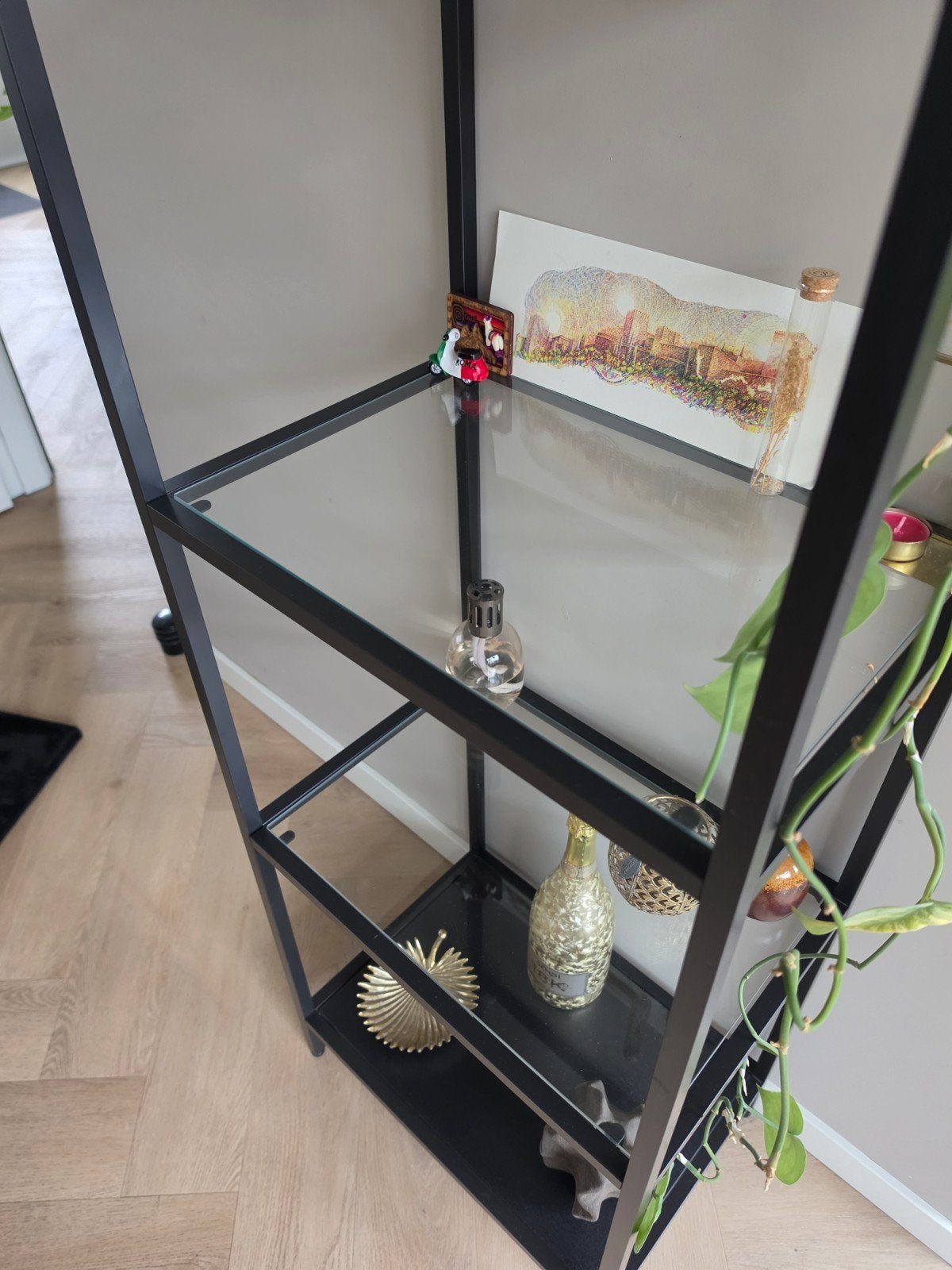 VITTSJÖ stellingkast
Stellingkast, zwartbruin/glas, Ophalen, Zo goed als nieuw