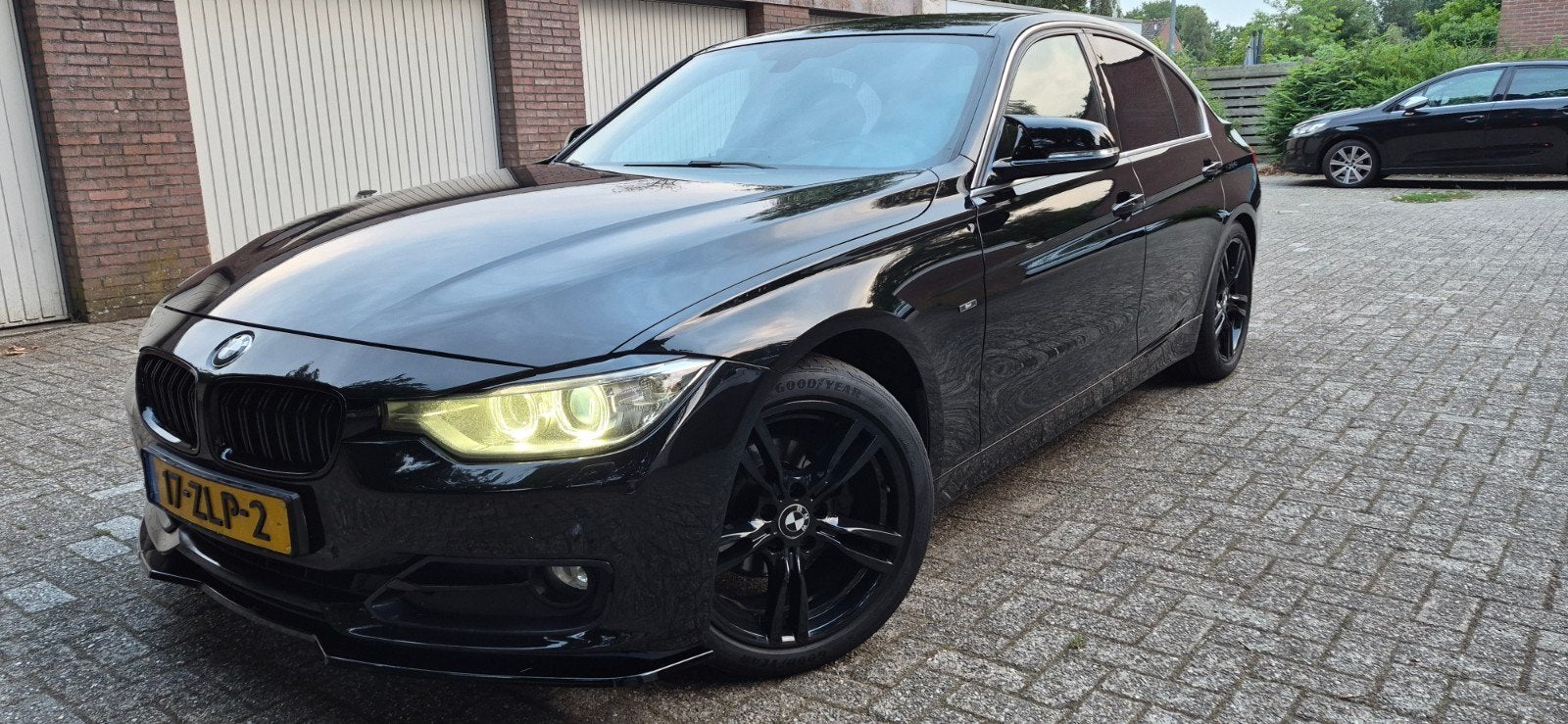 BMW 3-Serie 320 Turbo sport Edition-schwartz 2, Auto's, Achterwielaandrijving, 4 cilinders, Automatische klimaatregeling, Zwart