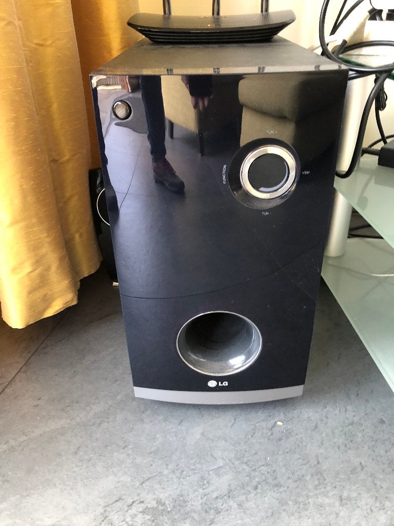 LG SH42SZ-W 2.1 SPEAKERSYSTEEM met een subwoover., Audio, Tv en Foto, Luidsprekers, Ophalen of Verzenden, Gebruikt, Subwoofer