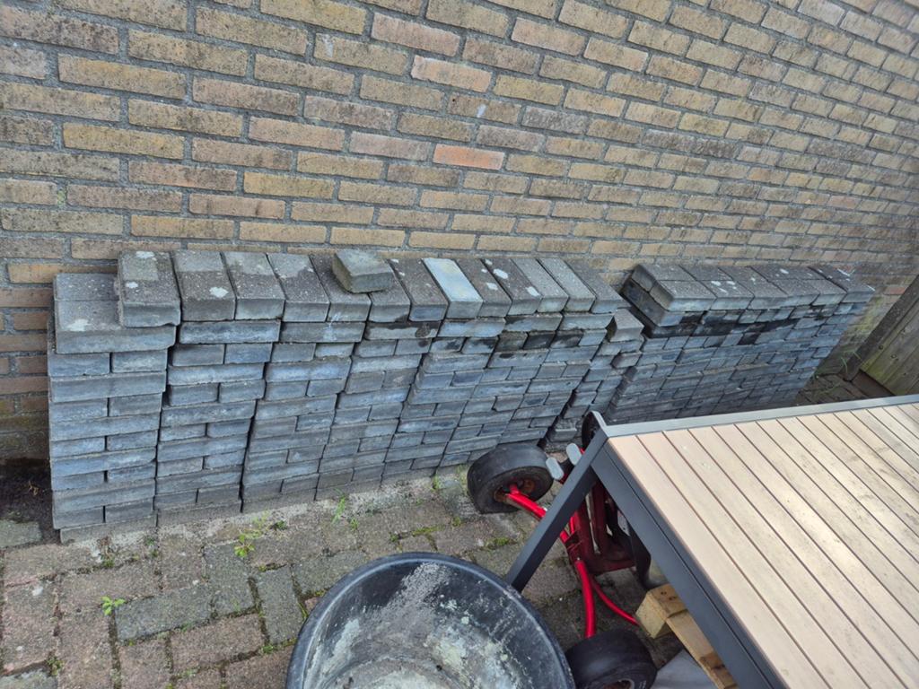 Gratis grijze klinkers, Tuin en Terras, Ophalen, Gebruikt, Composiet