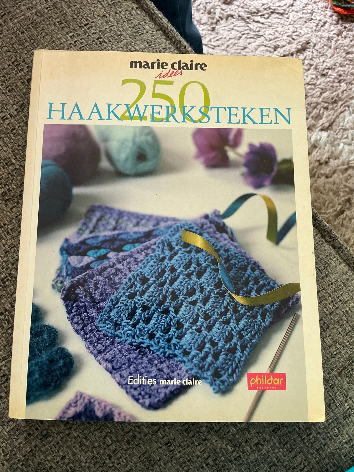 Marie Claire Idees: 250 Haakwerksteken Boek, Ophalen of Verzenden, Gelezen, Breien en Haken