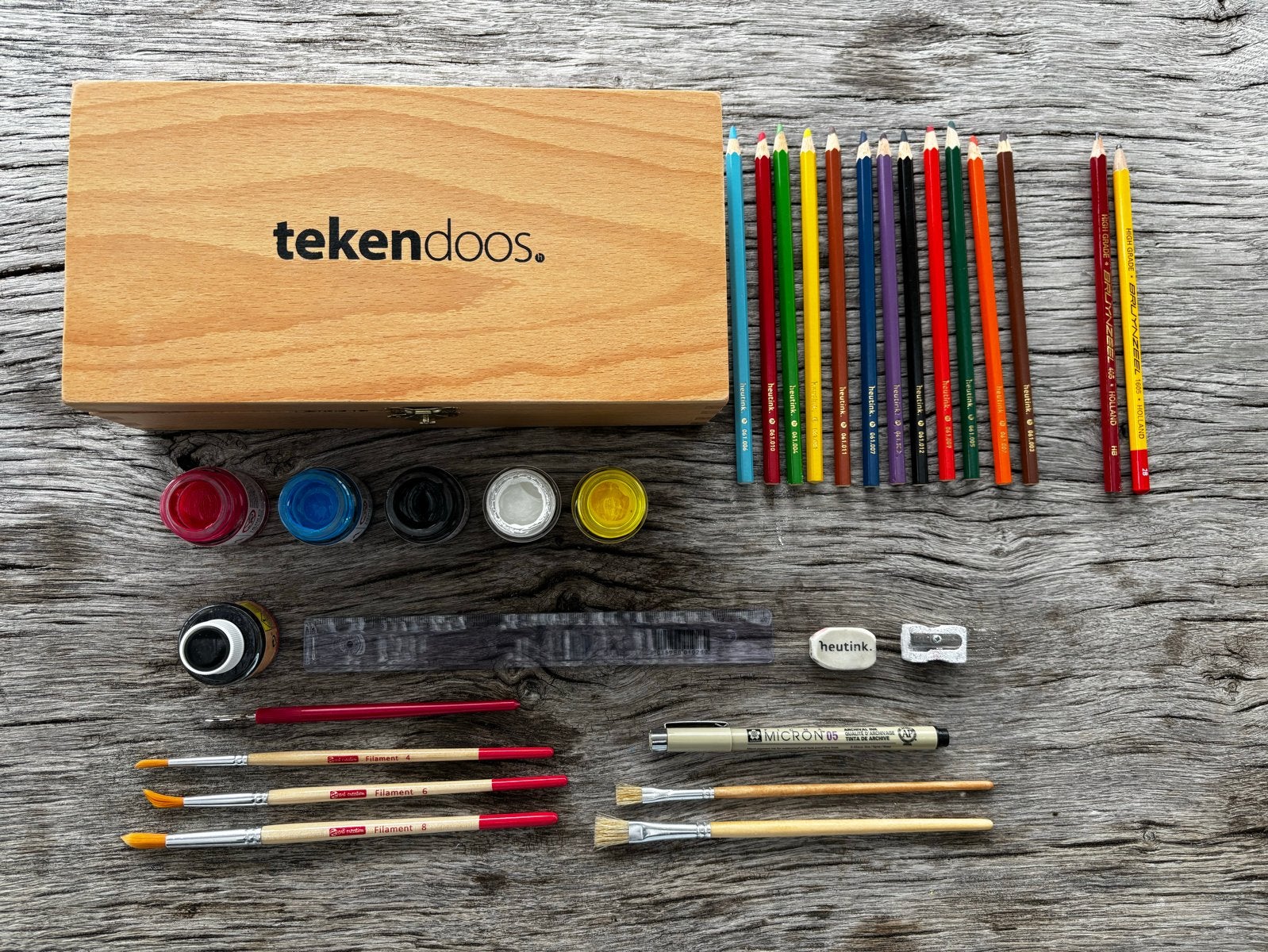 Heutink Tekendoos met Verf, Kwasten, Potloden en Inkt, Ophalen, Zo goed als nieuw, Overige typen