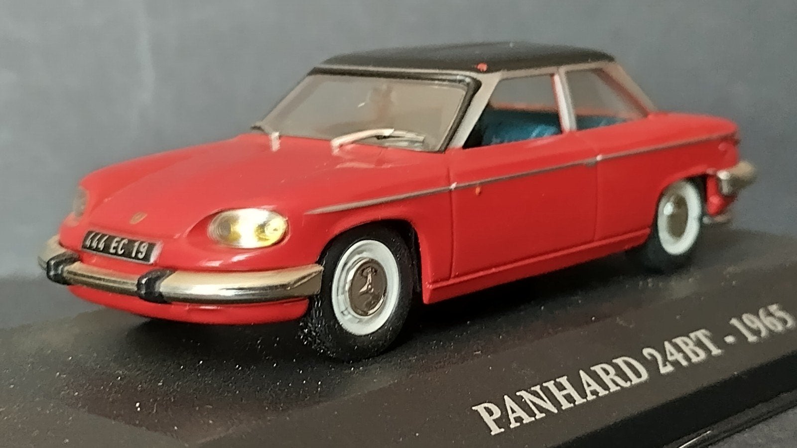 Panhard 24 BT 1:43 Altaya ixo Pol, Overige merken, Auto, Verzenden, M