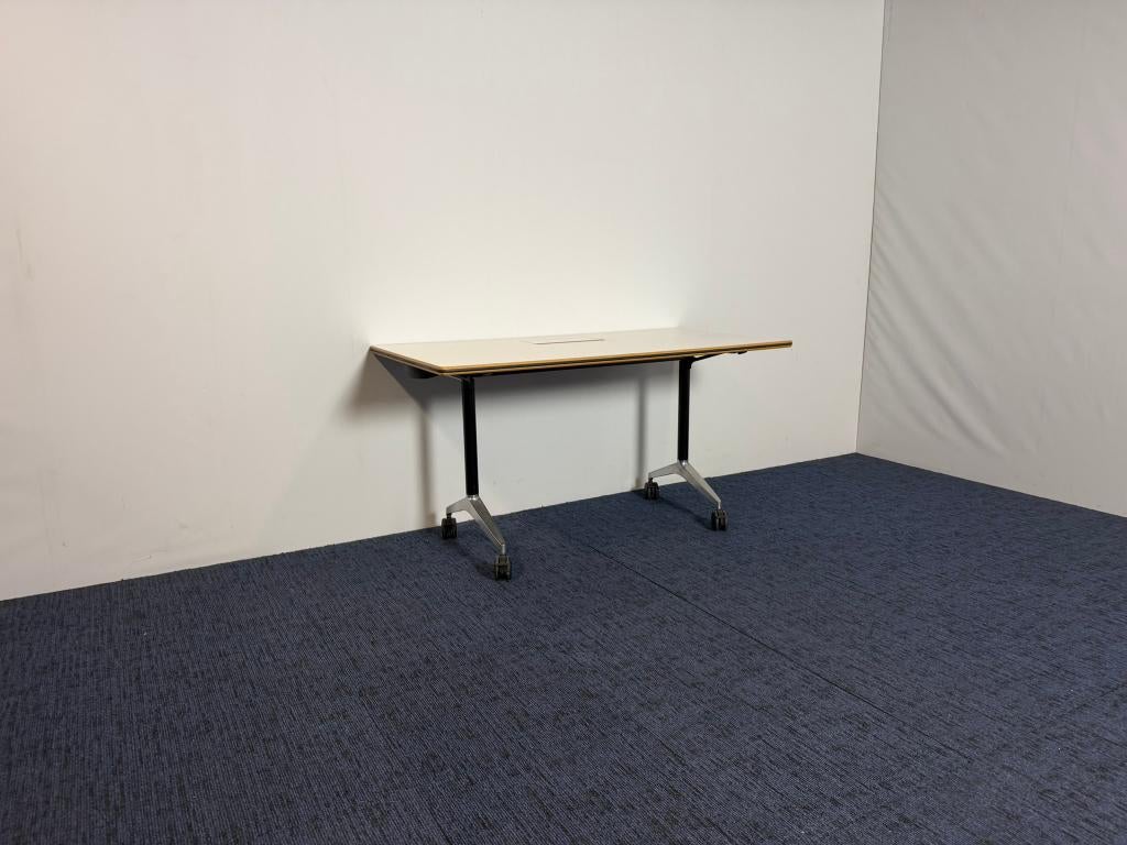 4 x Verrijdbare/inklapbare tafels - 140 x 70 cm.